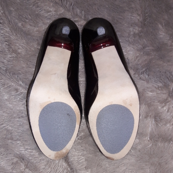 Red leather Stuart Weitzman heels - Picture 3 of 4